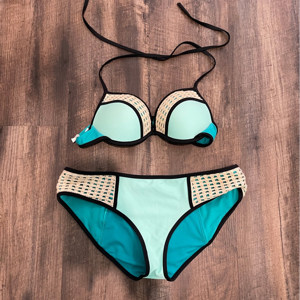 Cape Juby blue push-up bikini with netted design size medium top size S bottoms